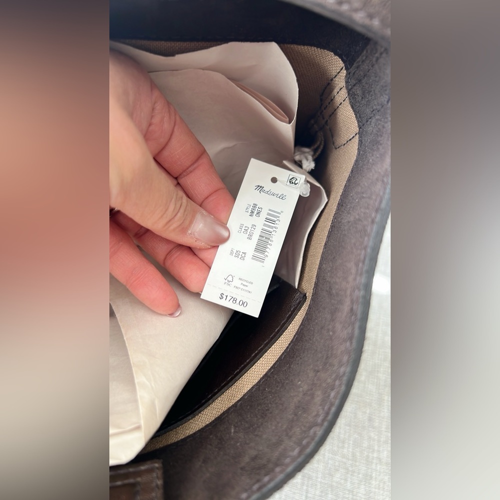 Madewell The Essential Bucket Tote - Picture 9 of 13